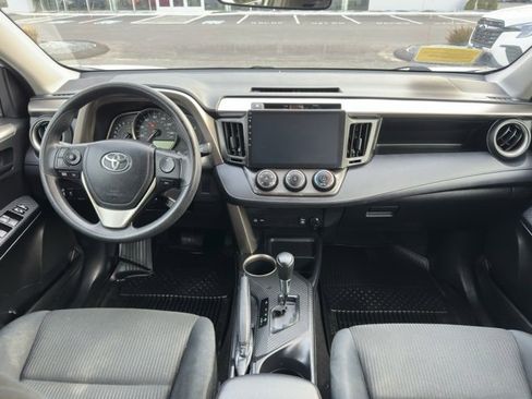 Used 2015 Toyota RAV4 LE image 23