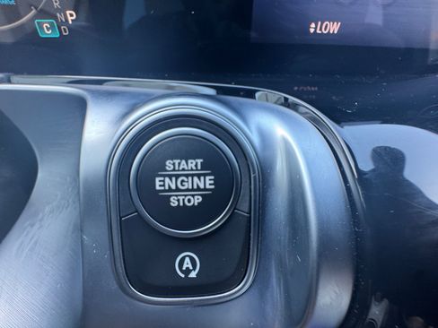 Used 2026 Mercedes-Benz GLB 250 4MATIC image 25