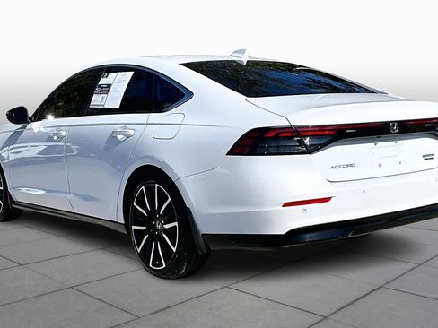 Used 2023 Honda Accord Touring image 11