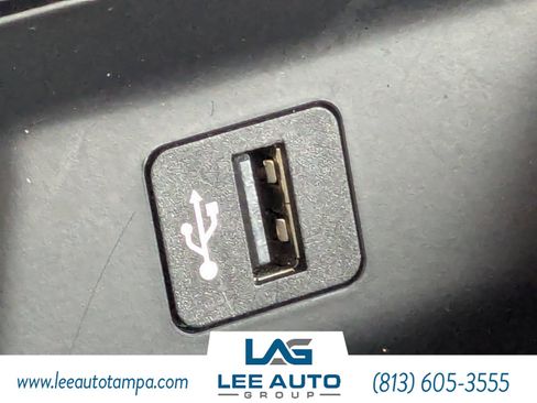 Used 2019 BMW 740i w/ Executive Package image 21