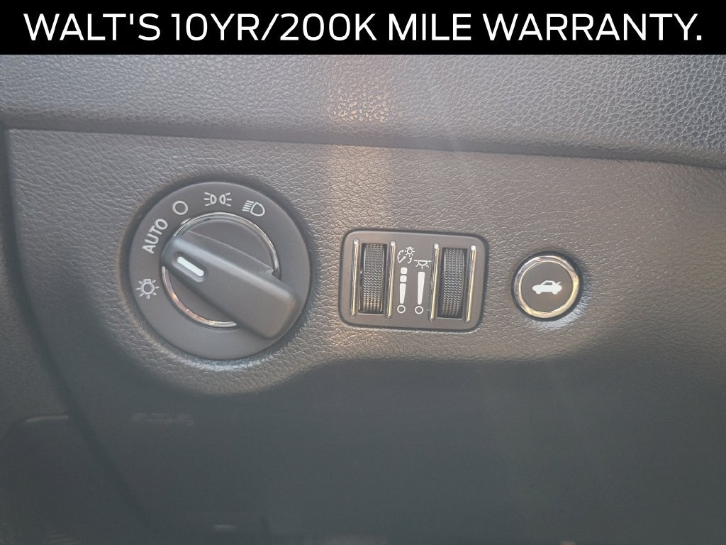 Used 2021 Chrysler 300 Touring RWD image 31