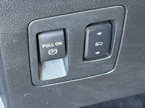 Used 2018 Ford F150 Lariat w/ Equipment Group 502A Luxury image 33