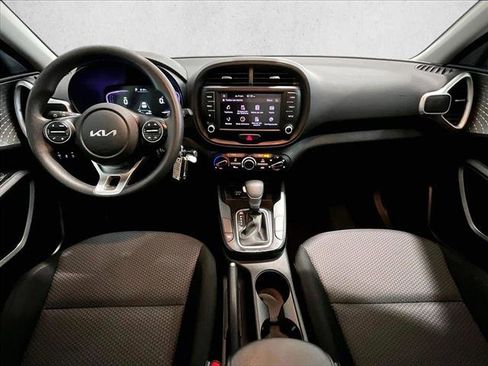 Used 2024 Kia Soul LX FWD image 16