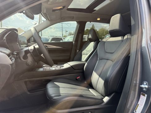 Certified 2025 INFINITI QX60 Luxe image 13
