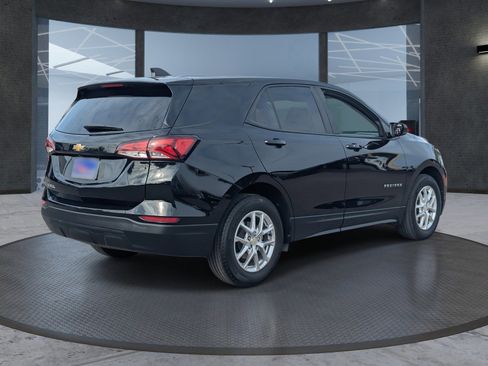 Used 2023 Chevrolet Equinox LS w/ LS Convenience Package image 6
