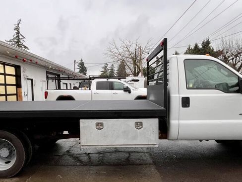 Used 2014 Ford F550 2WD Regular Cab Super Duty image 10