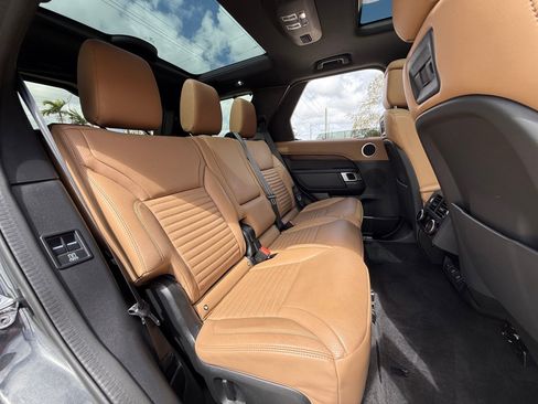 Used 2023 Land Rover Discovery S R-Dynamic AWD/4WD image 17