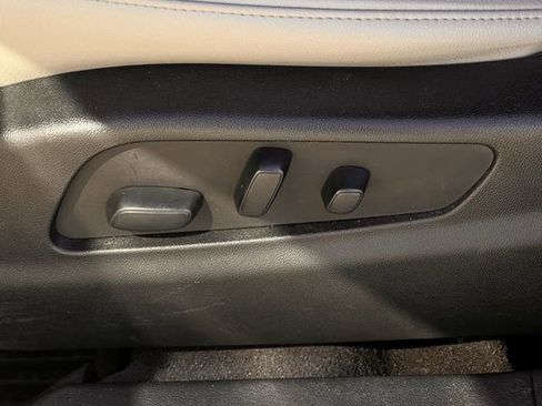 Certified 2021 Cadillac XT4 Luxury w/ Cold Weather Package image 22