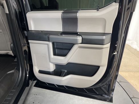 Used 2017 Ford F150 XLT image 18