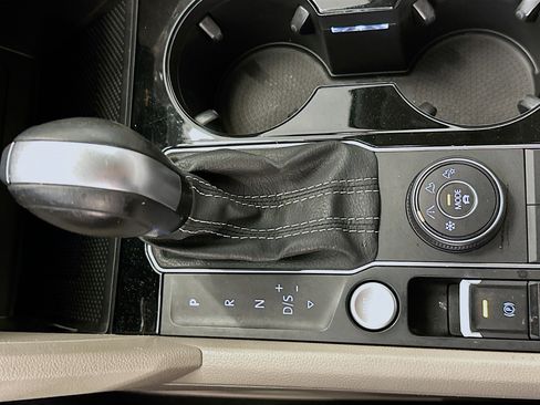 Used 2023 Volkswagen Atlas SEL R-Line image 25