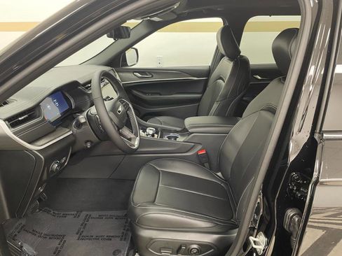 New 2025 Jeep Grand Cherokee L Limited w/ Luxury Tech Group II image 5