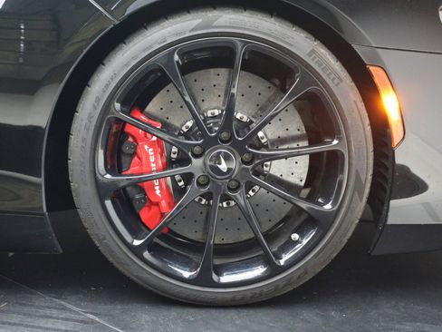 Used 2024 McLaren Artura RWD image 38