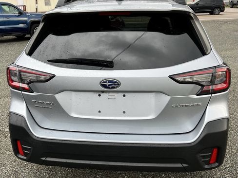 Used 2022 Subaru Outback Premium image 6