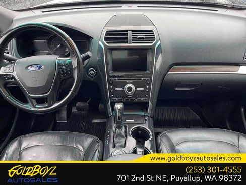 Used 2017 Ford Explorer Limited w/ Equipment Group 301A AWD/4WD image 18
