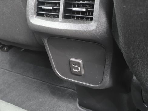 Used 2023 Chevrolet Equinox LT image 27