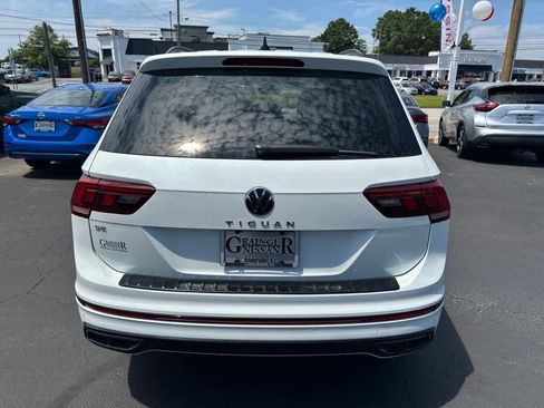 Used 2023 Volkswagen Tiguan SE R-Line image 4