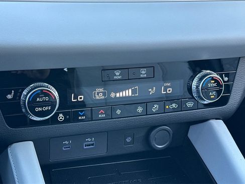 New 2025 Mitsubishi Outlander SEL image 20