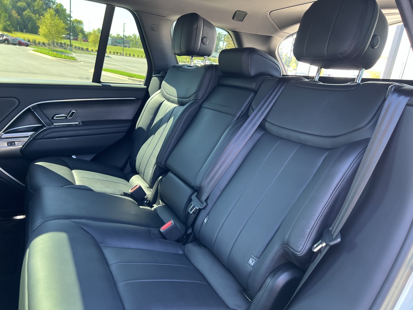 Used 2025 Land Rover Range Rover SE AWD/4WD image 31