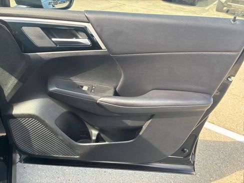 Used 2024 Mitsubishi Outlander SE FWD image 13