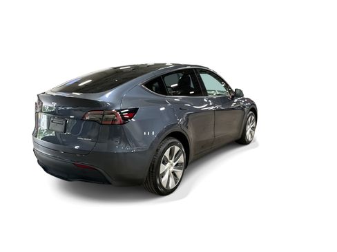 Certified 2023 Tesla Model Y AWD image 5