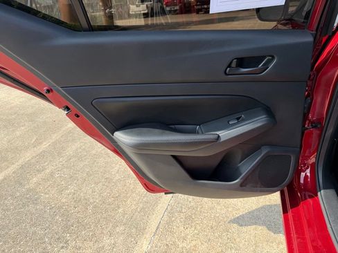 Used 2024 Nissan Altima 2.5 SV FWD image 15