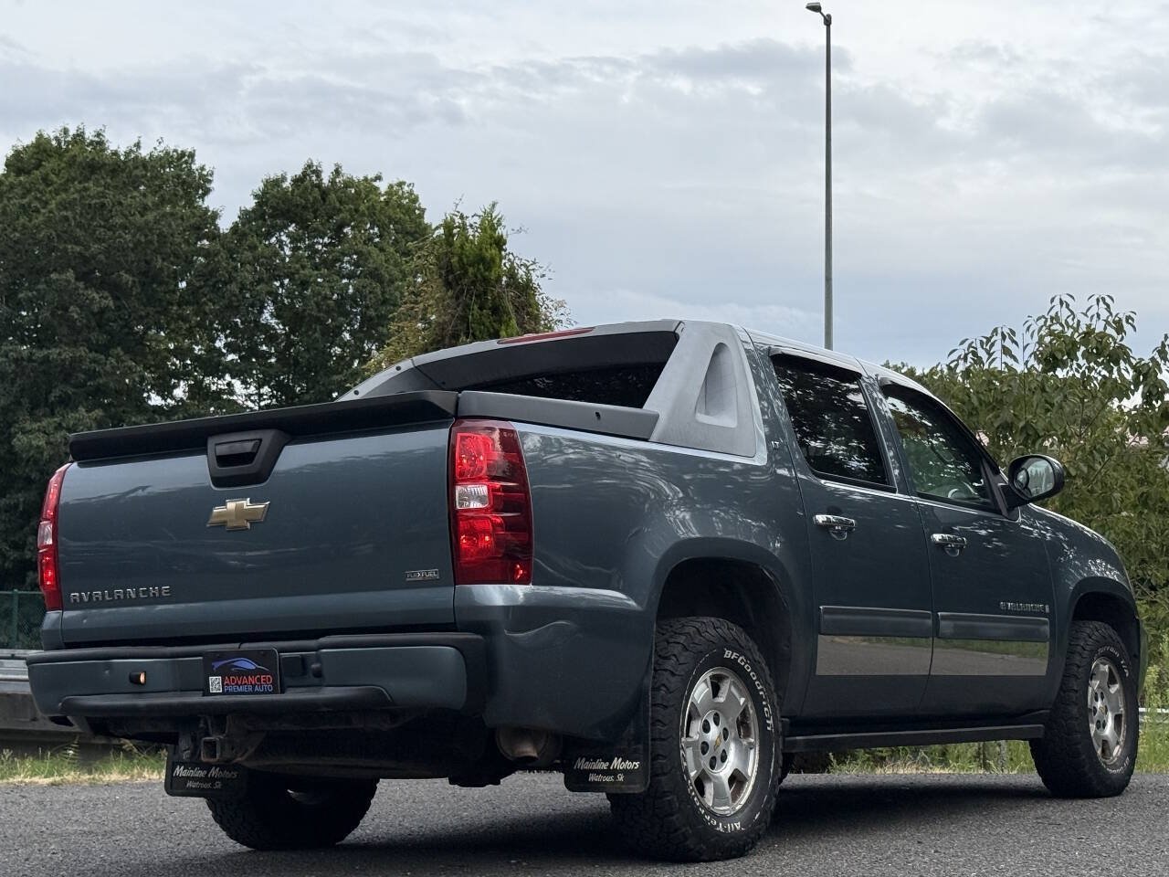 Used 2009 Chevrolet Avalanche LS AWD/4WD image 8