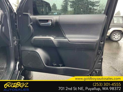 Used 2021 Toyota Tacoma TRD Off-Road w/ TRD Premium Off Road Package image 32