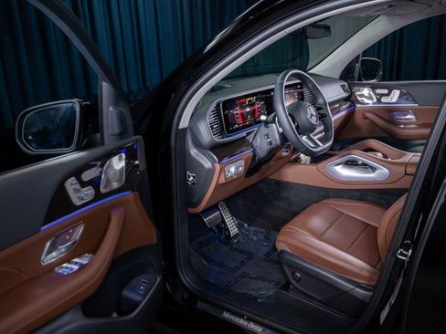 New 2025 Mercedes-Benz GLS 450 4MATIC image 11