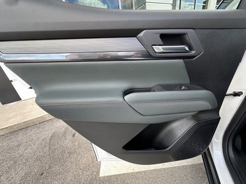 New 2026 GMC Terrain AT4 w/ Convenience Package III image 22