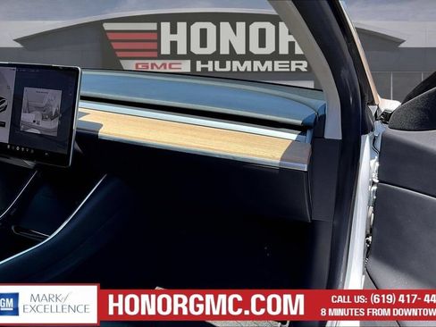 Used 2019 Tesla Model 3 Standard Range RWD image 27