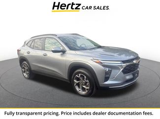 Used 2025 Chevrolet Trax LT w/ LT Convenience Package FWD video 1