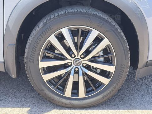 Used 2024 Nissan Pathfinder Platinum w/ Cargo Package FWD image 9