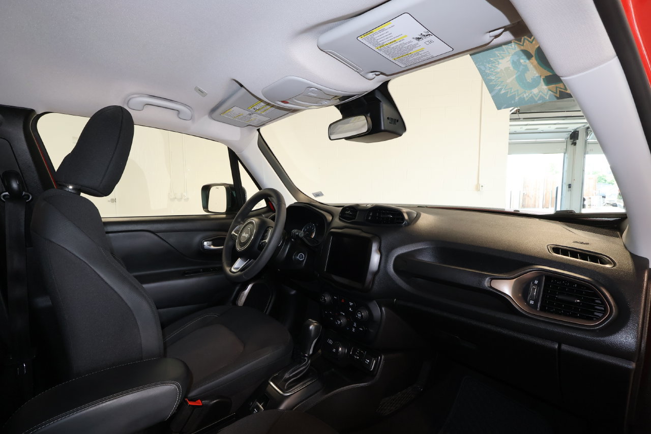Used 2023 Jeep Renegade Latitude AWD/4WD image 28