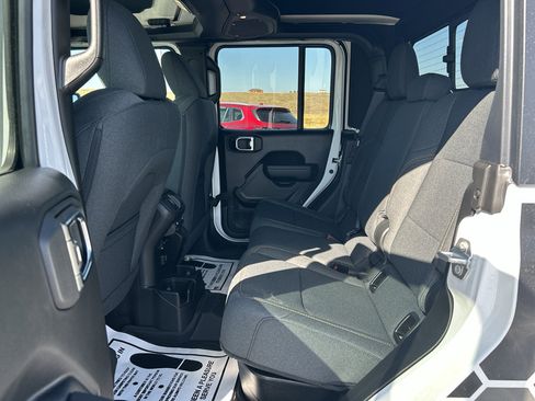 New 2025 Jeep Gladiator Sport AWD/4WD image 12