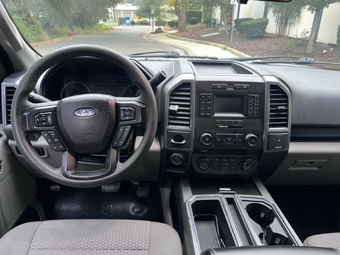 Used 2017 Ford F150 XLT w/ Trailer Tow Package image 9