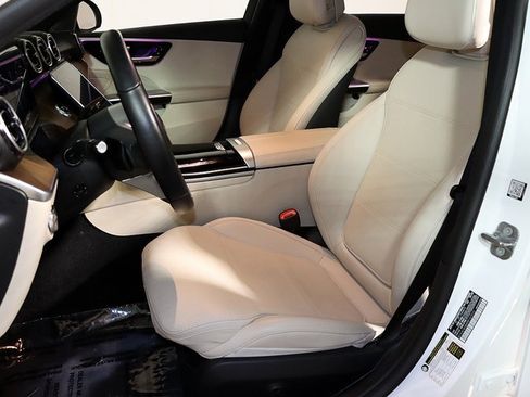 Used 2024 Mercedes-Benz C 300 4MATIC Sedan image 4