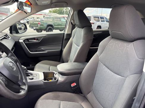 Used 2025 Toyota RAV4 XLE AWD/4WD image 24