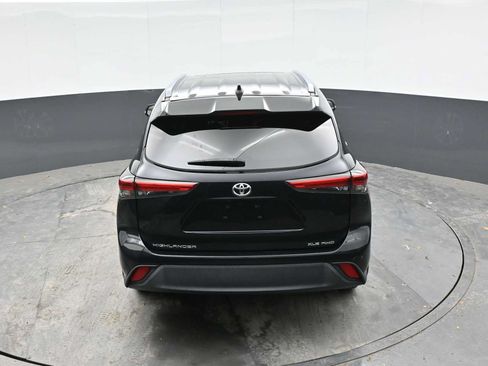 Used 2021 Toyota Highlander XLE AWD/4WD image 41