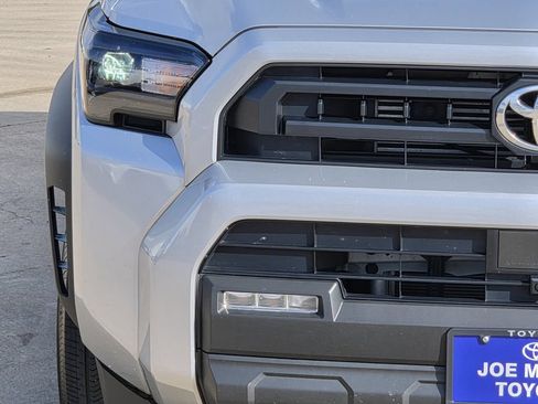 Used 2025 Toyota 4Runner SR5 RWD image 5