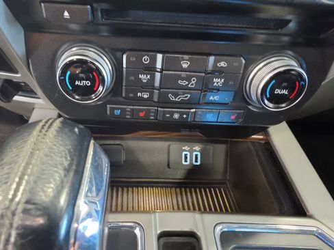 Used 2016 Ford F150 Lariat w/ Equipment Group 502A Luxury AWD/4WD image 28