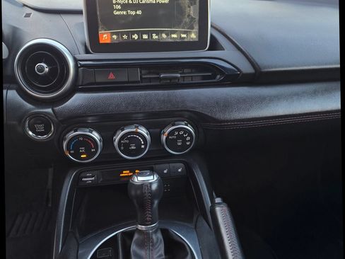 Used 2017 MAZDA MX-5 Miata RF Grand Touring RWD image 19