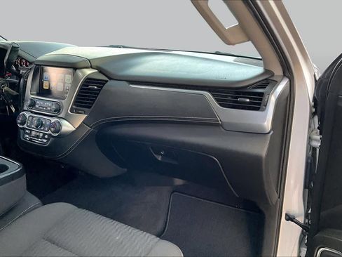 Used 2019 Chevrolet Tahoe LS RWD image 17