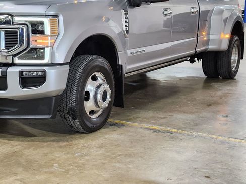 Used 2022 Ford F350 Platinum image 17