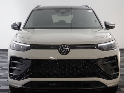 New 2026 Volkswagen Tiguan SE R-Line image 21