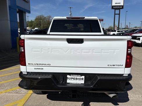 Used 2024 Chevrolet Silverado 2500 Custom w/ Custom Value Package AWD/4WD image 4