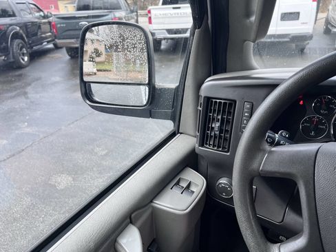 Used 2017 GMC Savana 2500 w/ Door Trim Panel Package image 12