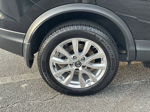 Used 2021 Nissan Rogue Sport SV w/ Technology Package image 17