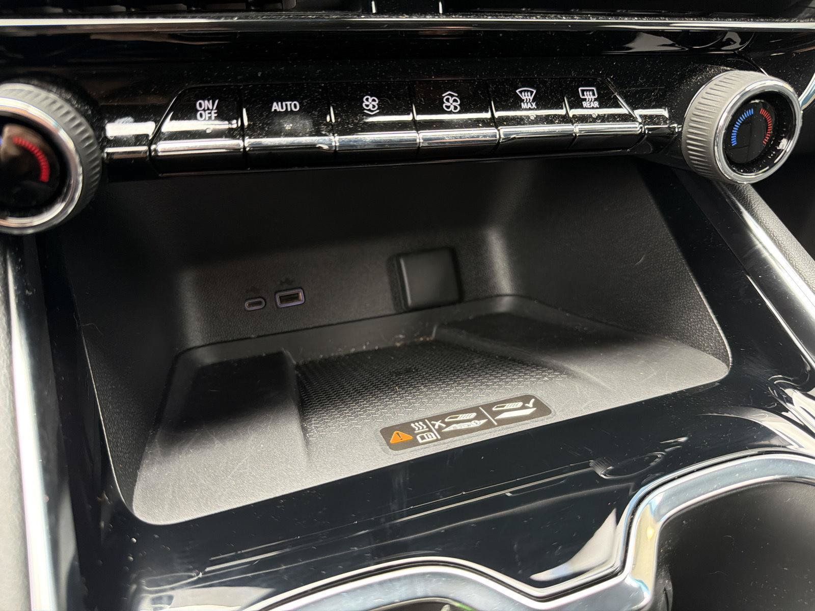 Used 2026 Chevrolet Traverse High Country w/ LPO, Floor Liner Package AWD/4WD image 33