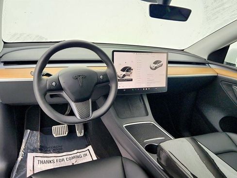 Used 2023 Tesla Model Y Long Range image 11