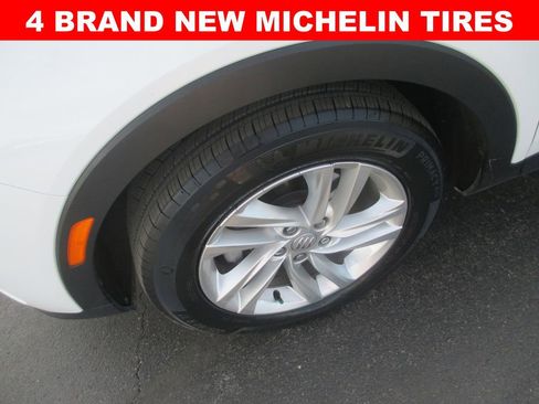 Used 2024 Buick Envista Preferred w/ Convenience II Package image 3